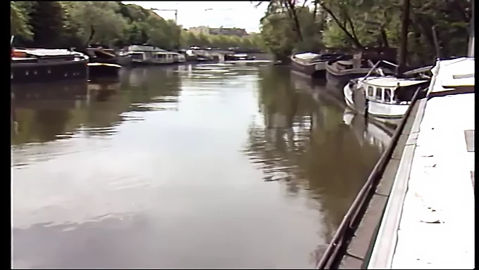 Le voyage en bateau transparent avec Yves Baillat et Carol Lynn